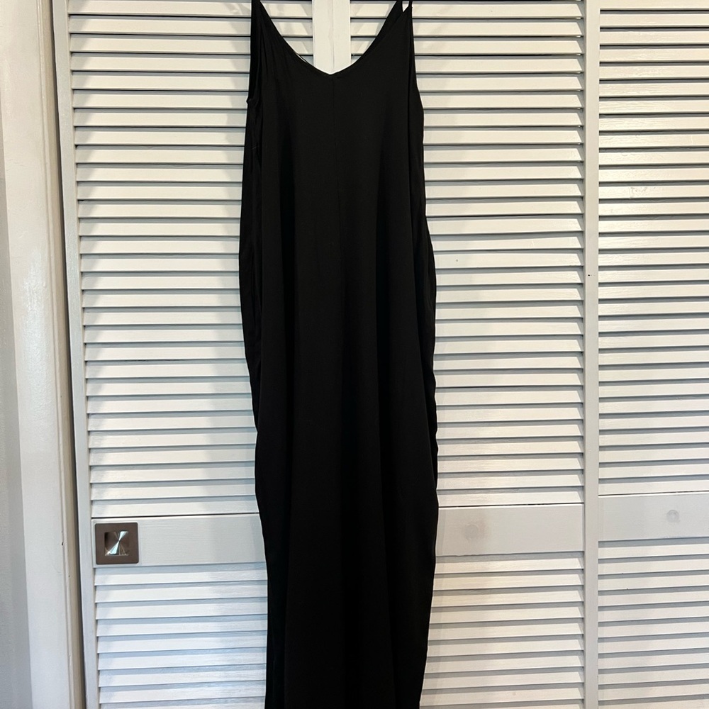 Love Stitch Black Sleeveless V-Neck Maxi Dress